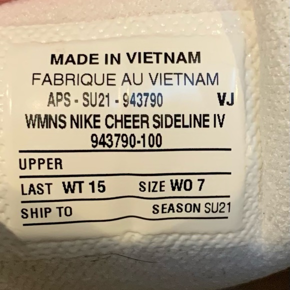 Women’s Nike Cheer Sideline IV White Shoes - Picture 13 of 13